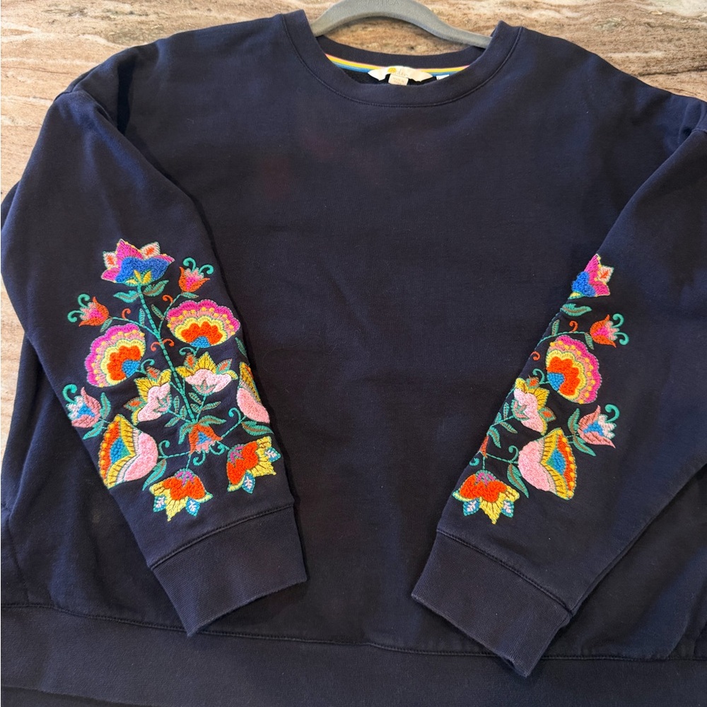Women’s floral Boden Embroidered Sweatshirt, medium